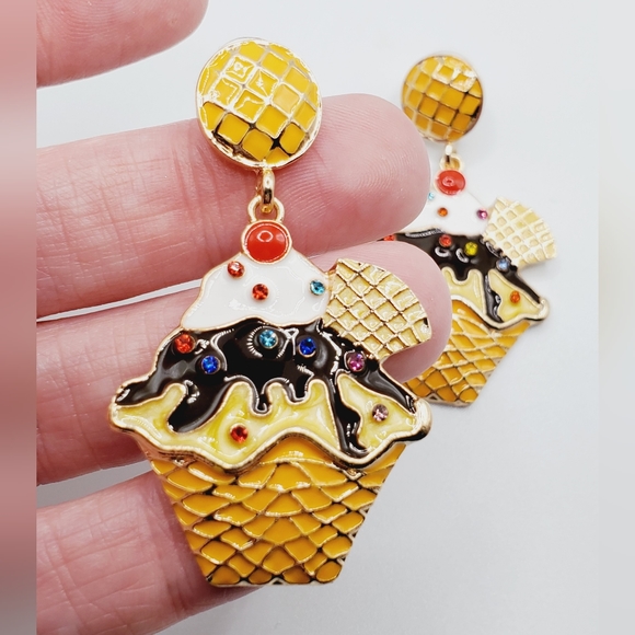 Ice cream sundae stud dangle earrings statement big 3D gold crystals sparkle new - Picture 5 of 8